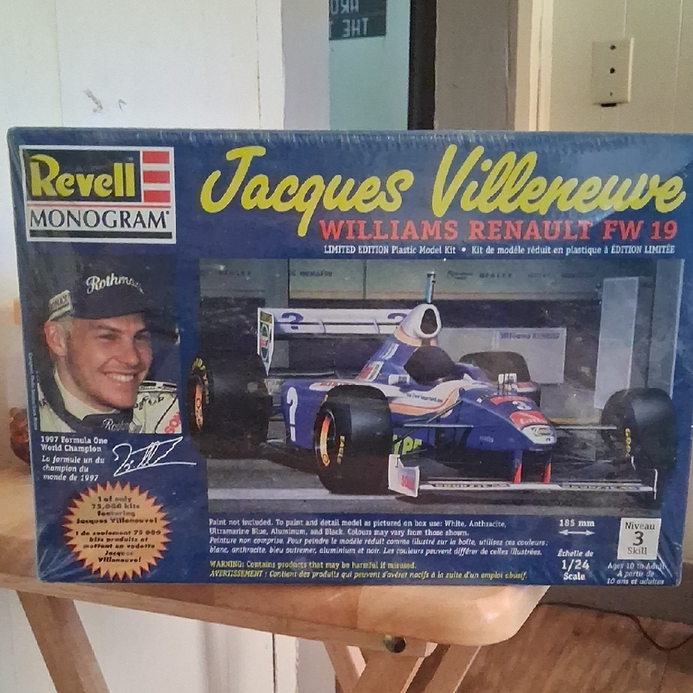 Revell Monogram Williams Renault FW 19 Model Kit - Blue
